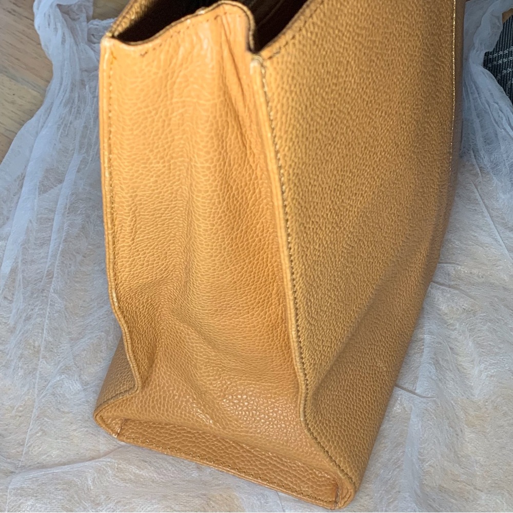Burberry Tan Leather Tote Bag - Picture 5 of 16